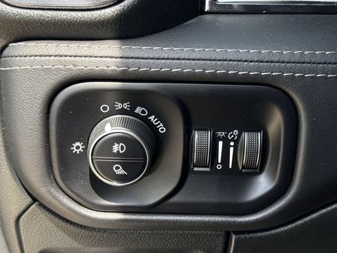 Used 2024 RAM 1500 Limited AWD/4WD image 24