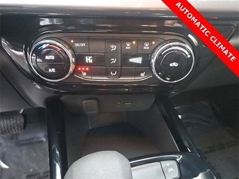 Used 2025 Chevrolet Trax ACTIV w/ Driver Confidence Package image 18