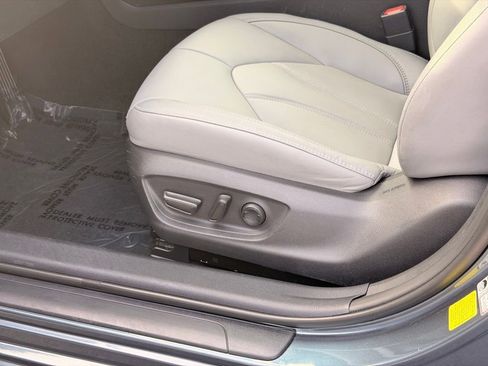 Used 2021 Toyota Avalon XLE w/ Moonroof Package FWD image 24
