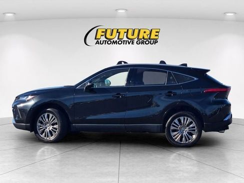 Certified 2022 Toyota Venza Limited image 9