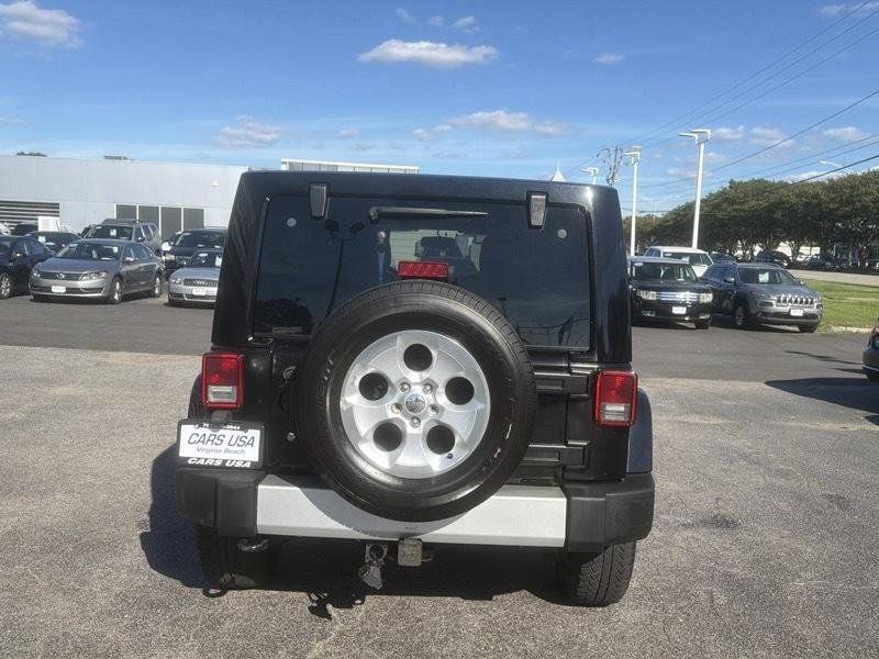 Used 2014 Jeep Wrangler Unlimited Sahara w/ Dual Top Group AWD/4WD image 7