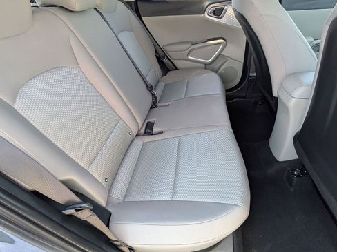 Used 2025 Kia Soul LX FWD image 21