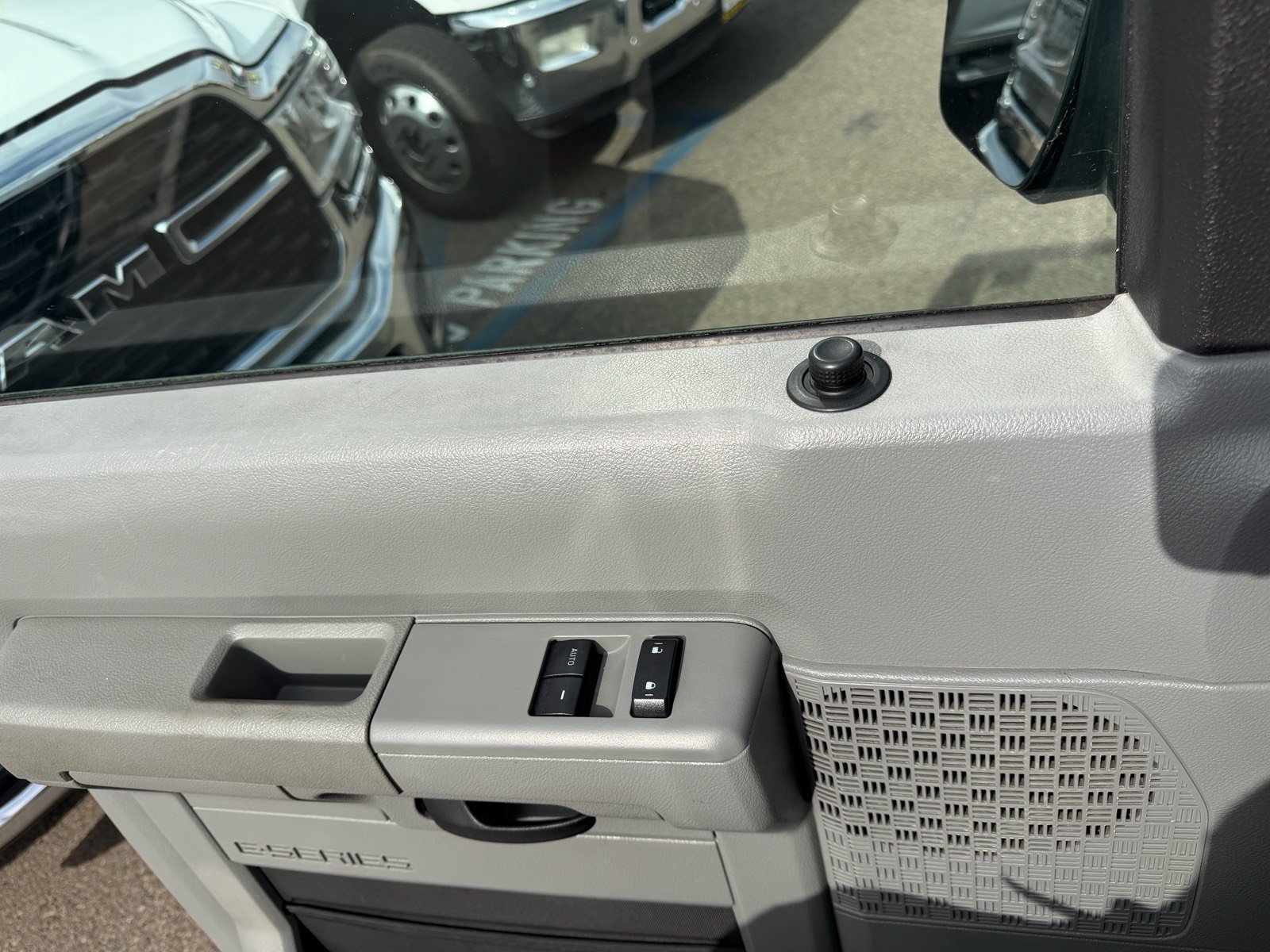 Used 2014 Ford E-150 and Econoline 150 w/ Power Group RWD image 19