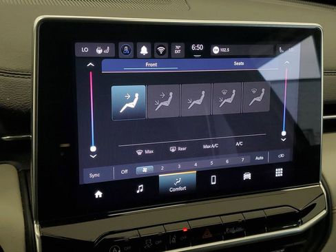 Used 2025 Jeep Compass Limited image 19