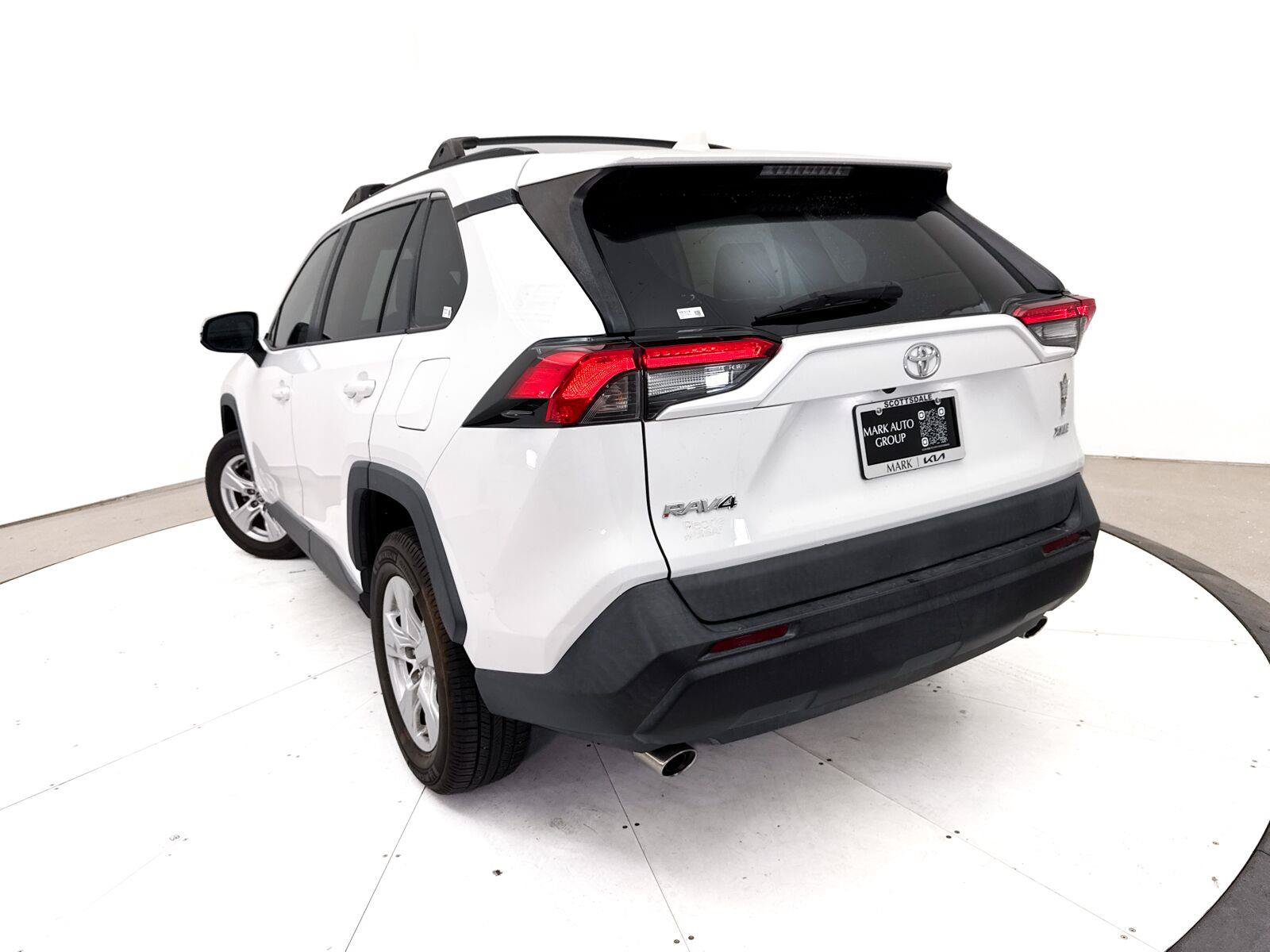 Used 2020 Toyota RAV4 XLE w/ Convenience Package FWD image 7