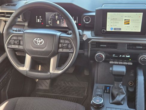 Used 2025 Toyota 4Runner SR5 AWD/4WD image 25
