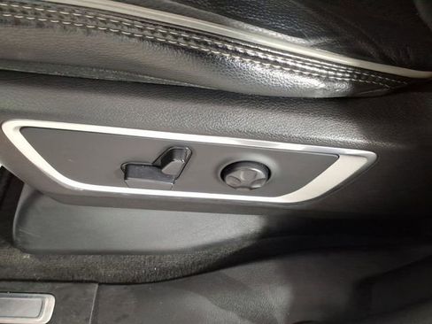Used 2019 RAM 1500 Laramie AWD/4WD image 14