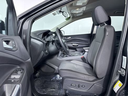 Used 2017 Ford Escape SE w/ Equipment Group 201A image 5