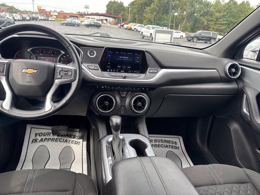 Used 2020 Chevrolet Blazer LT FWD image 3