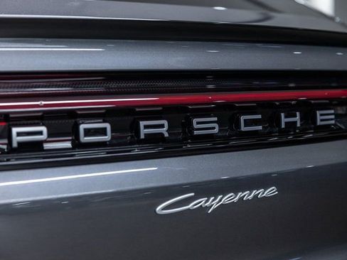 Certified 2025 Porsche Cayenne Coupe image 20