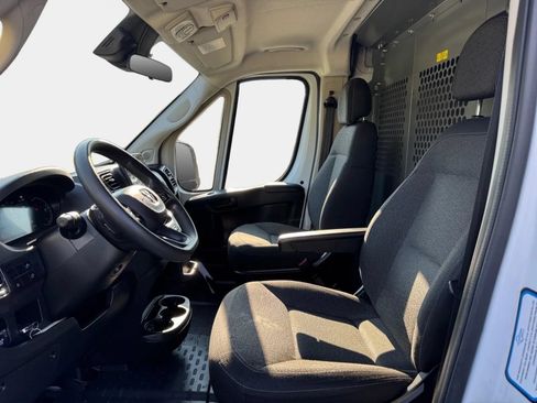 Used 2022 RAM ProMaster 2500 w/ Premium Convenience Group FWD image 9