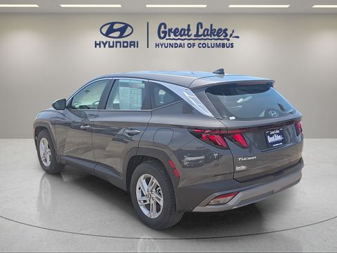 Used 2025 Hyundai Tucson SE FWD image 3