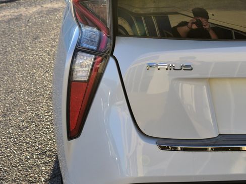 Used 2017 Toyota Prius Four Touring w/ Protection Package image 10