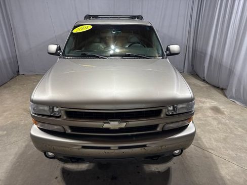 Used 2001 Chevrolet Suburban LS AWD/4WD image 8