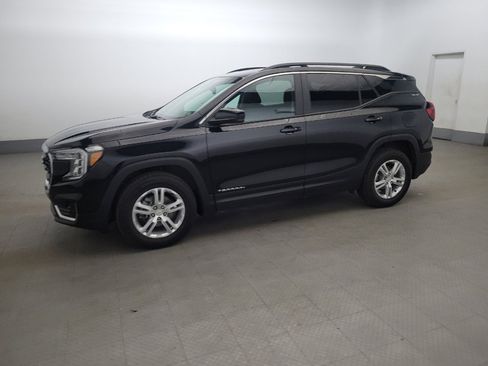 Used 2022 GMC Terrain SLE w/ Driver Convenience Package AWD/4WD image 2