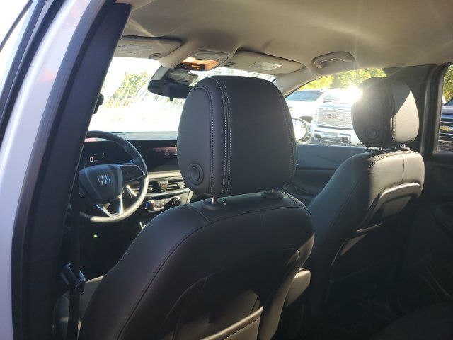Used 2025 Buick Encore GX Preferred w/ Comfort Package FWD image 9