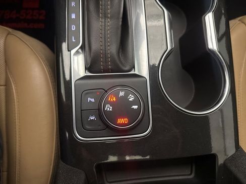 Used 2019 Chevrolet Blazer Premier w/ Sun and Wheels Package AWD/4WD image 55