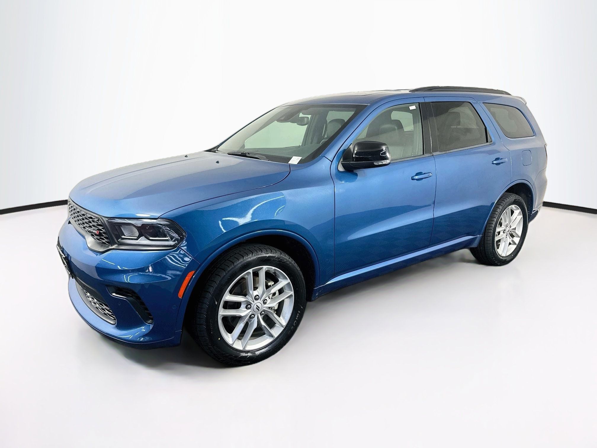 Used 2025 Dodge Durango GT AWD/4WD image 3