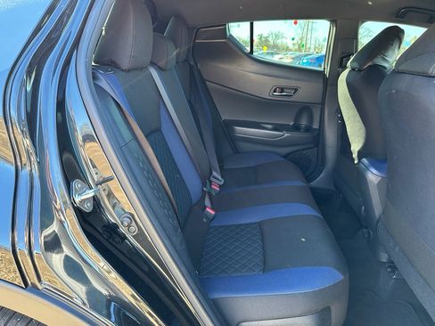 Used 2021 Toyota C-HR XLE image 23