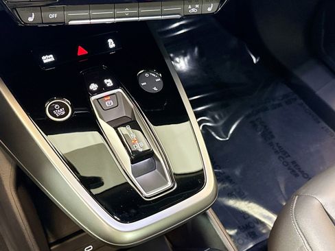 Used 2024 Audi Q4 e-tron Premium Plus w/ Premium Plus image 16