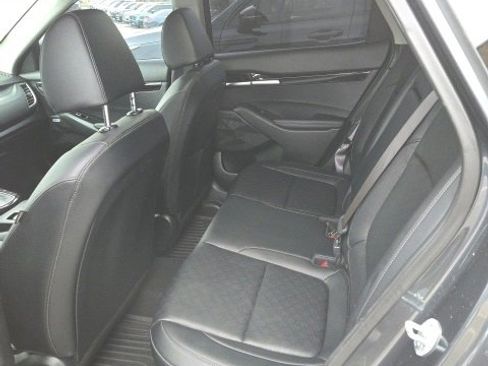 Certified 2023 Kia Seltos SX w/ SX Sunroof Package image 21