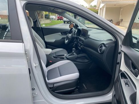 Used 2022 Hyundai Kona SE FWD image 34