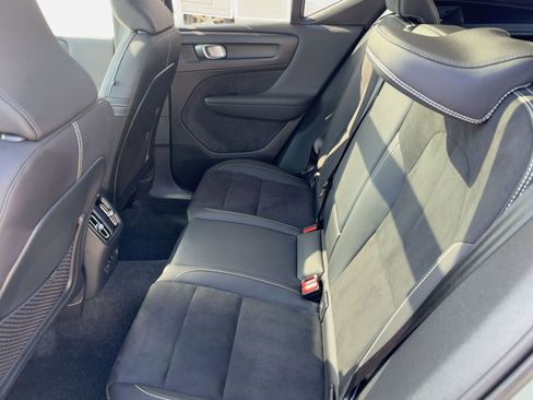 Certified 2024 Volvo XC40 Recharge Ultimate w/ Protection Package Premier image 15