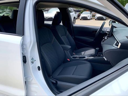 Used 2026 Toyota Corolla LE FWD image 9