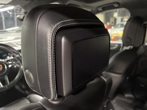 Used 2018 Porsche Macan Turbo image 26