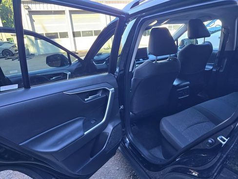 Used 2024 Toyota RAV4 AWD Hybrid image 10