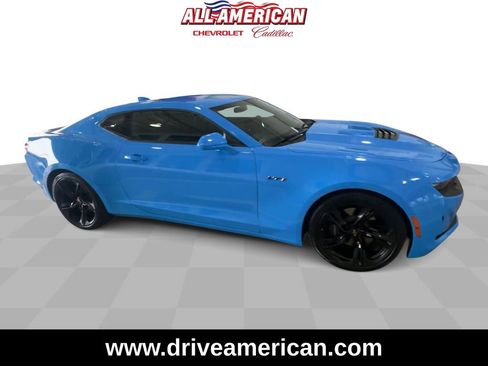 Used 2022 Chevrolet Camaro LT w/ Technology Package image 9