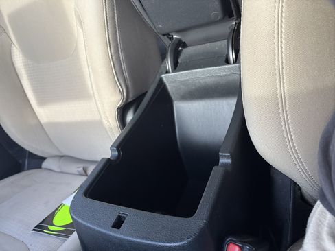 Used 2015 Jeep Cherokee Latitude w/ Comfort/Convenience Group image 25