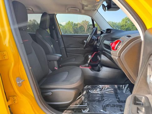 Used 2016 Jeep Renegade Trailhawk AWD/4WD image 22