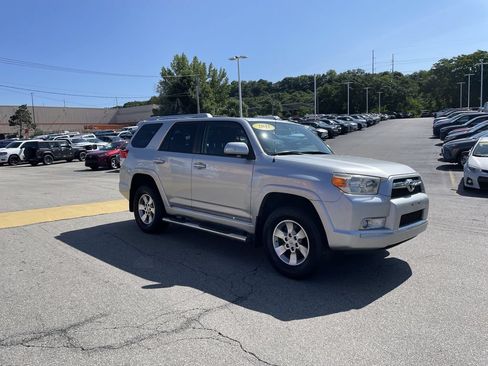 Used 2011 Toyota 4Runner SR5 AWD/4WD image 6