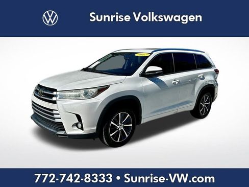 Used 2017 Toyota Highlander XLE image 1
