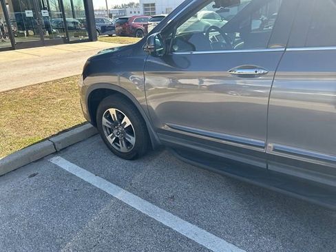 Used 2017 Honda Ridgeline RTL-E image 16