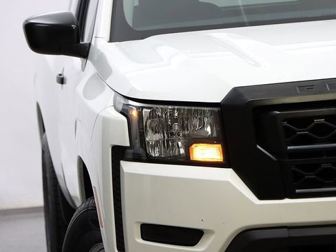 Used 2024 Nissan Frontier S w/ S Utility Package image 4