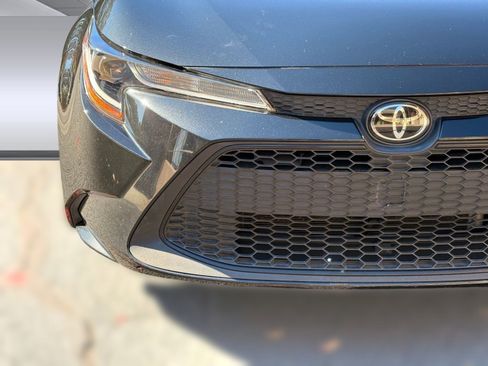 Used 2020 Toyota Corolla LE image 11