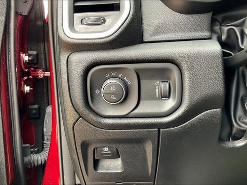 Used 2023 RAM 1500 Lone Star image 33