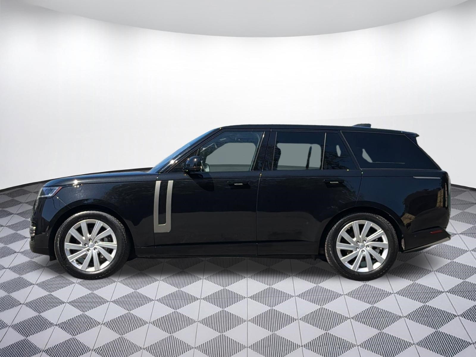 Used 2023 Land Rover Range Rover SE AWD/4WD image 2