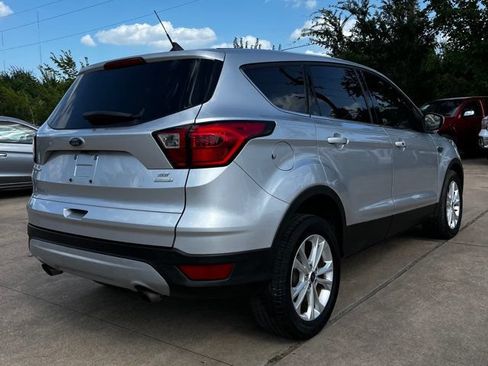Used 2019 Ford Escape SE FWD image 6