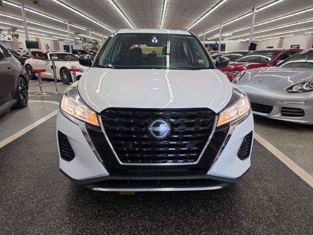 Used 2023 Nissan Kicks S FWD image 3