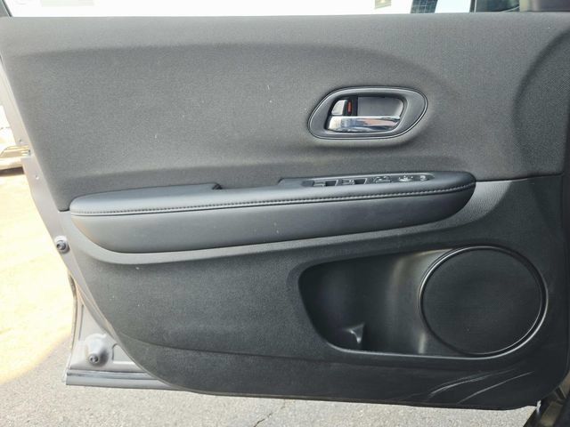 Used 2019 Honda HR-V LX image 17
