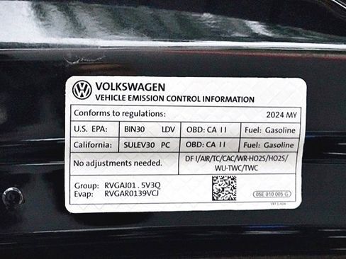 Used 2024 Volkswagen Jetta SE image 32