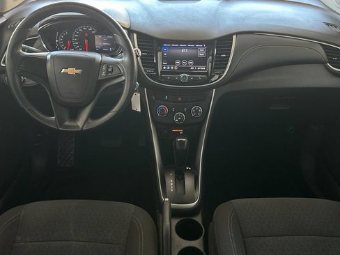 Used 2020 Chevrolet Trax LS FWD image 12