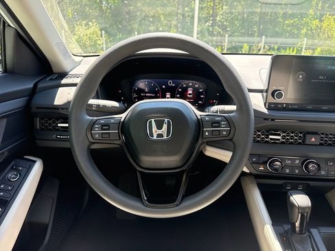 Certified 2025 Honda Accord SE image 20