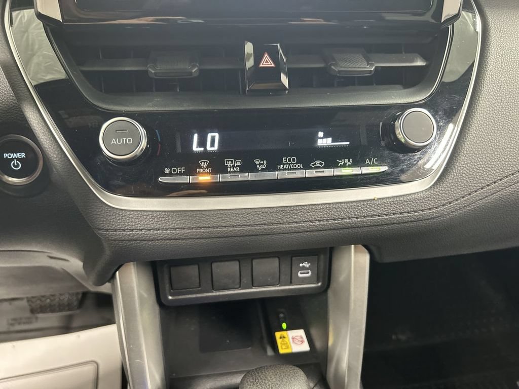 Used 2023 Toyota Corolla Cross AWD Hybrid w/ Moonroof Package image 16