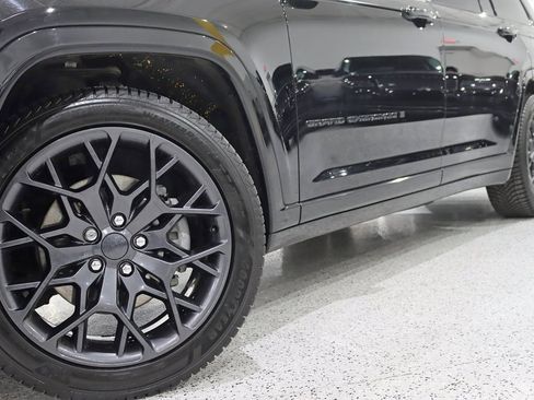 Used 2023 Jeep Grand Cherokee L Summit w/ High Altitude Package image 4