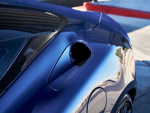 Used 2022 McLaren GT RWD image 9