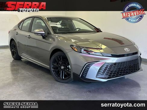 Used 2026 Toyota Camry SE FWD image 1